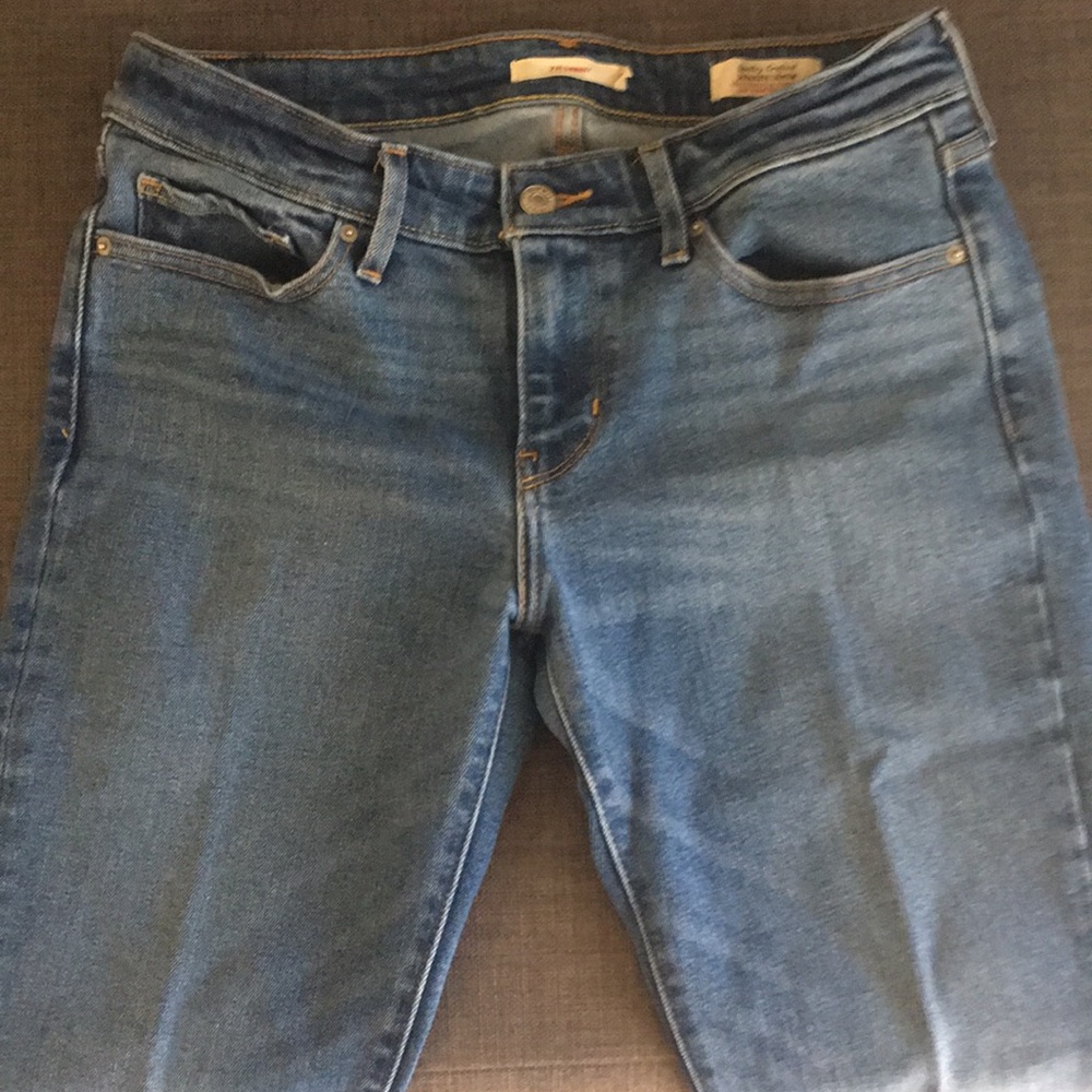 Levi's 711 skinny jeans mid rise medium wash